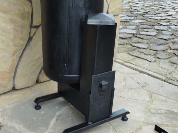 Piecyk rakietowy do grzania pomieszczeń i do gotowania - Model 04